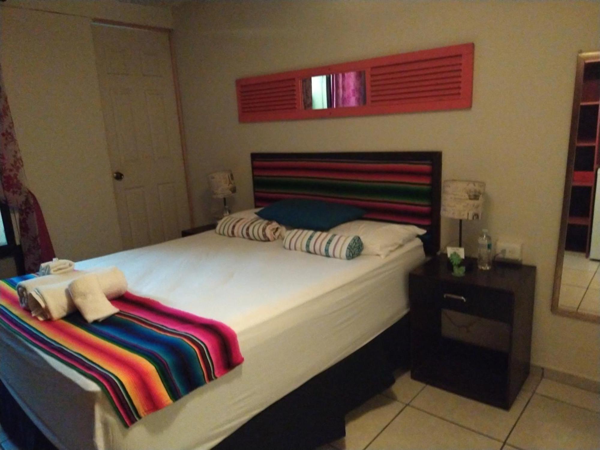Hotel Antiguo Antiguo Cuscatlan Ruang foto